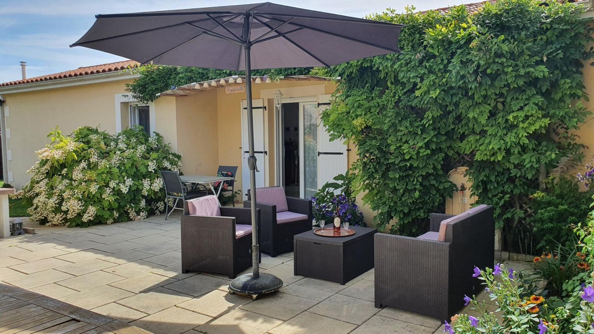 Agapanthe Vila Saint-Georges-les-Baillargeaux Exterior foto